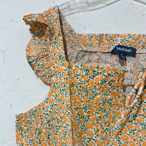 ModCloth Women’s Plus Size Flutter Sleeve Dainty Floral Square Neck Top Sz 1X - Picture 4 of 10